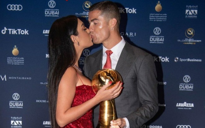 Chuyện tình 5 năm đầy ngọt ngào của Cristiano Ronaldo và Georgina Rodriguez  | Báo Dân trí