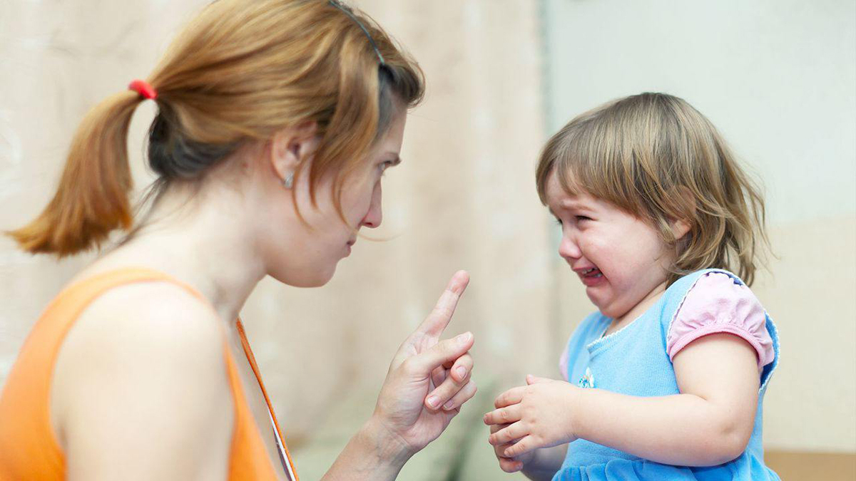 Dạy con bằng đòn roi rất đáng sợ nhưng có một loại bạo hành còn khủng khiếp  hơn