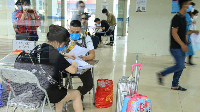 Hành khách cần giấy tờ gì để đi tàu hỏa?
