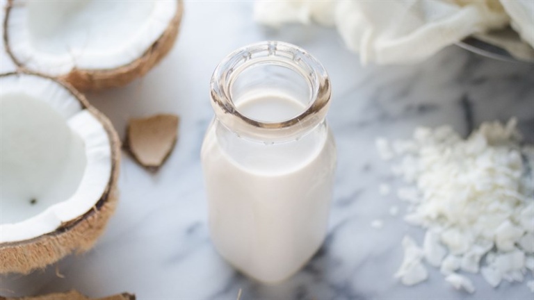 Trẻ tự kỷ nên uống sữa gì