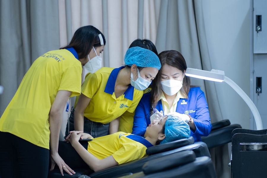 Khóa học phun xăm điêu khắc