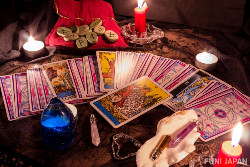 Ý nghĩa lá King of Pentacles Bí mật ẩn sau bộ bài Tarot